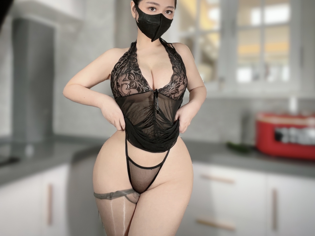 【微密圈】 120斤的小王同学-VIP 吃葡萄系列-特别加餐[32P-2V-538M]插图