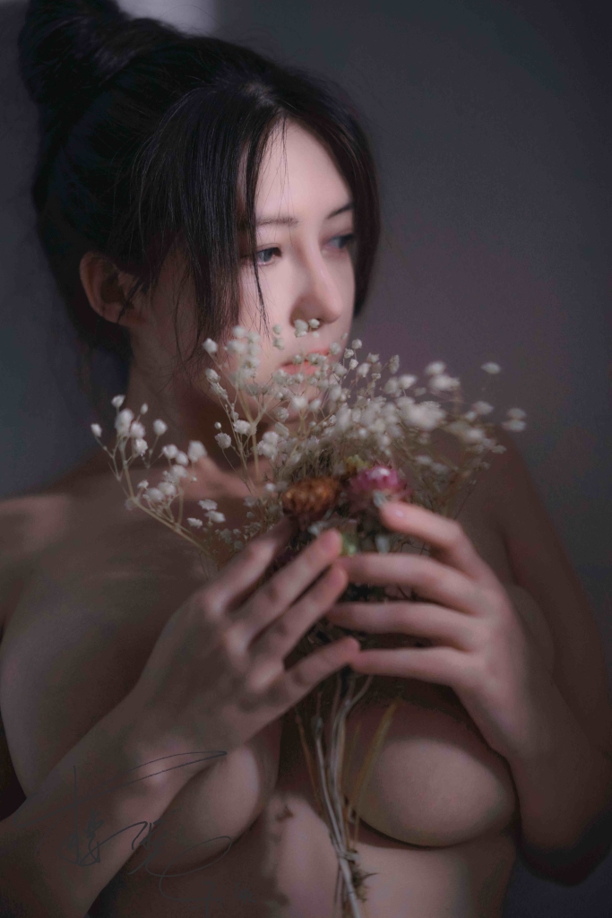 【微密圈】樱晚gigiNO.65 月.光 [25P-274MB]插图