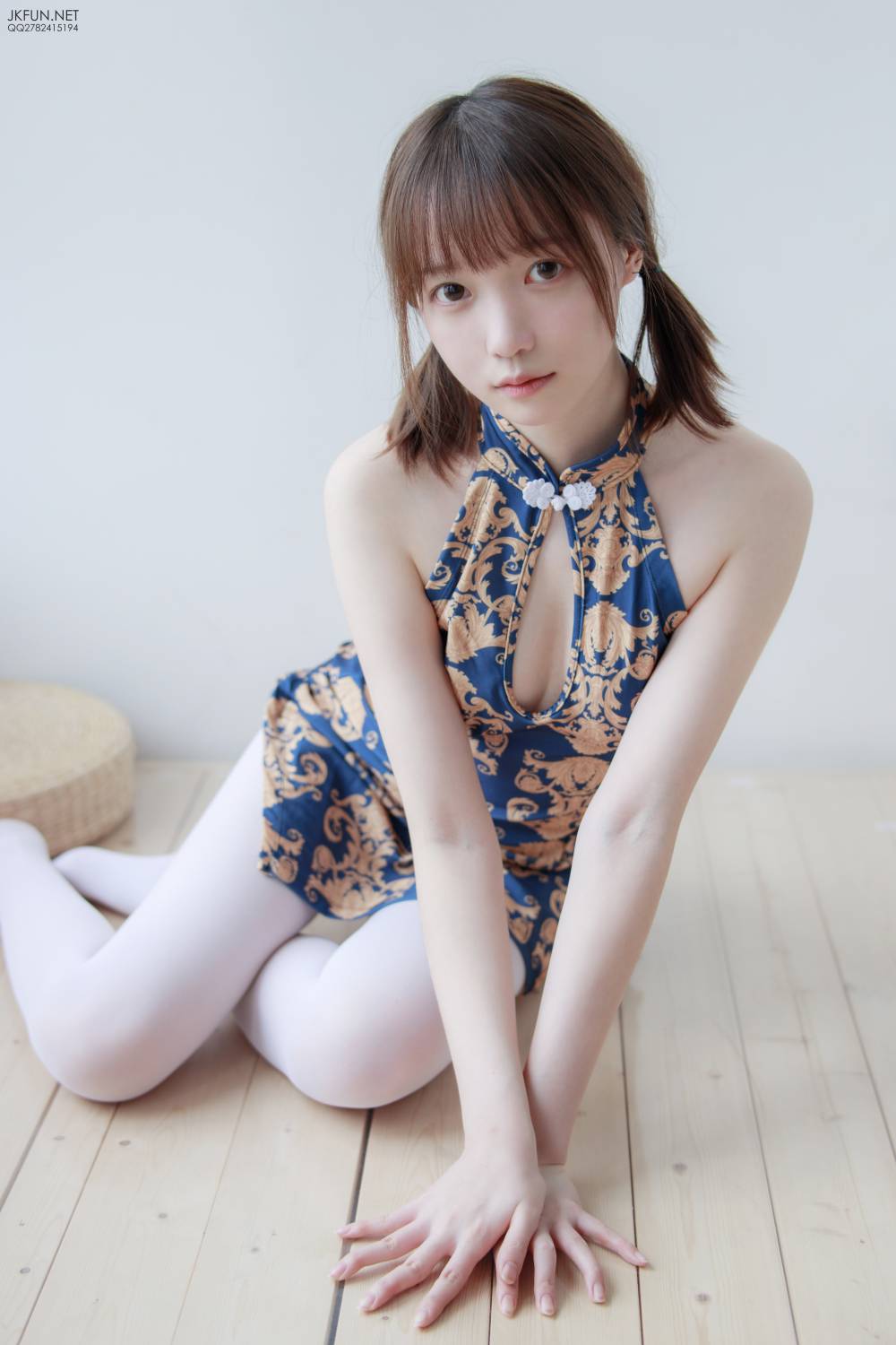 森萝财团写真 JKFUN-008 Aika 60D白丝踩酱肉包插图1