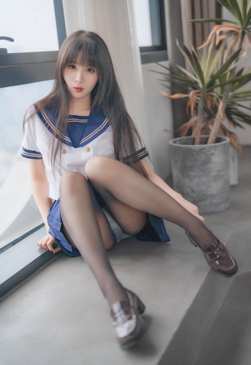 轩萧学姐 NO.042 5月舰长 黑丝jk [32P-112MB]插图