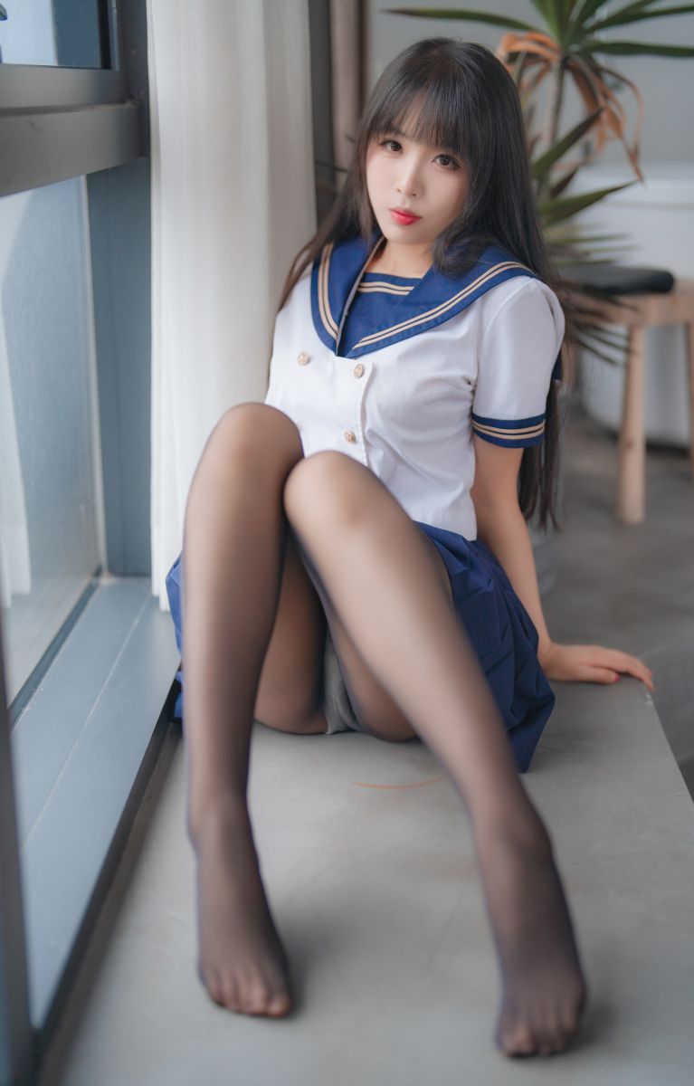 轩萧学姐 NO.042 5月舰长 黑丝jk [32P-112MB]插图1