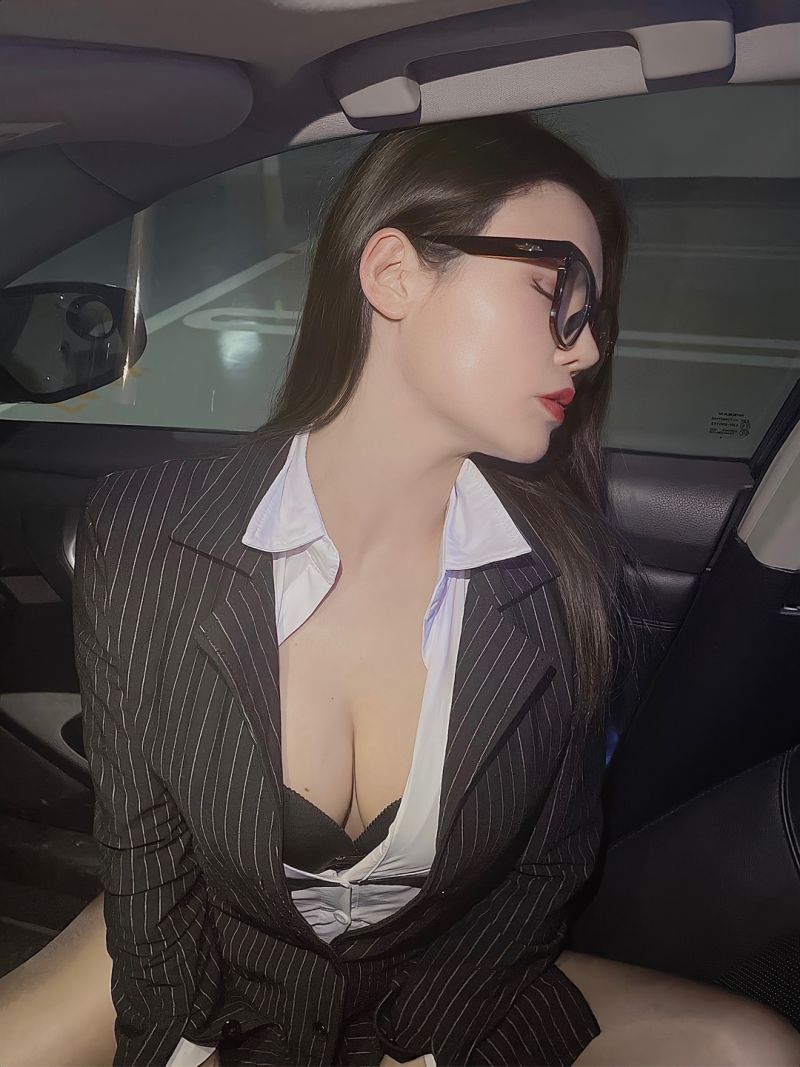 【微密圈】 Jessie婕西-视图合集-1[632P74V-644MB]插图
