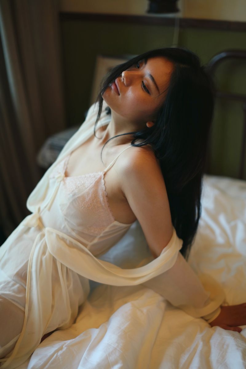 <font color=#FF00FF>美女模特就是阿朱啊 -民宅私房私拍[34P3V 1.2G]</font>插图