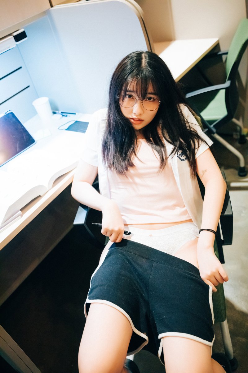 Loozy NO.066  Sonson (손손) - Reading room + S.Ver [134P-0.98GB]插图
