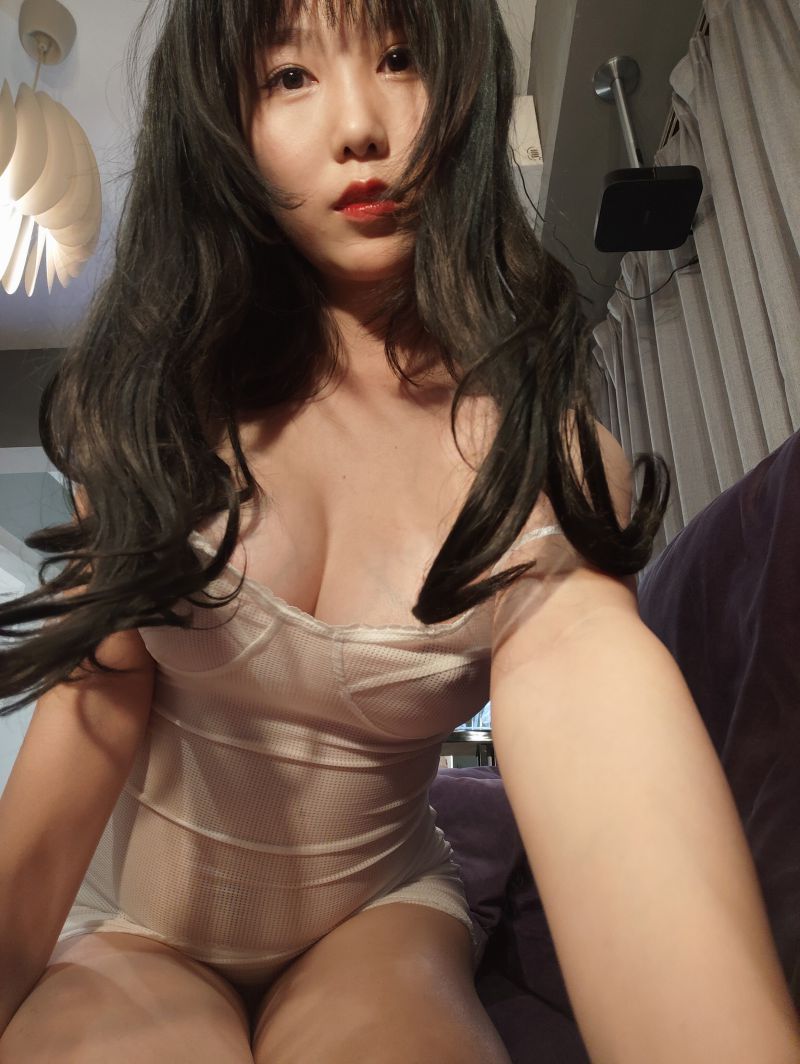 抖娘-利世 -  定制 透视吊带自拍 [20P-51MB]插图1