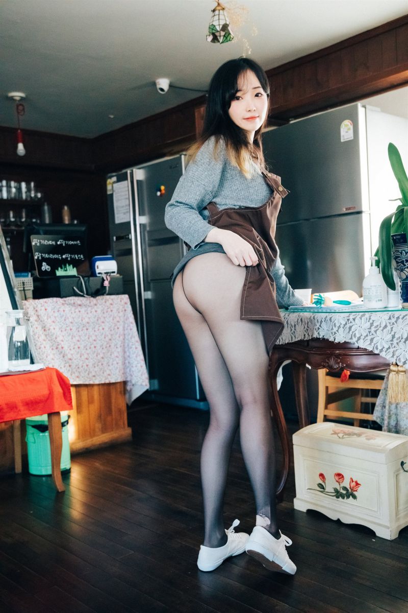 Loozy NO.018 Bambi - Cafe Alba[179P-196.33MB]插图1