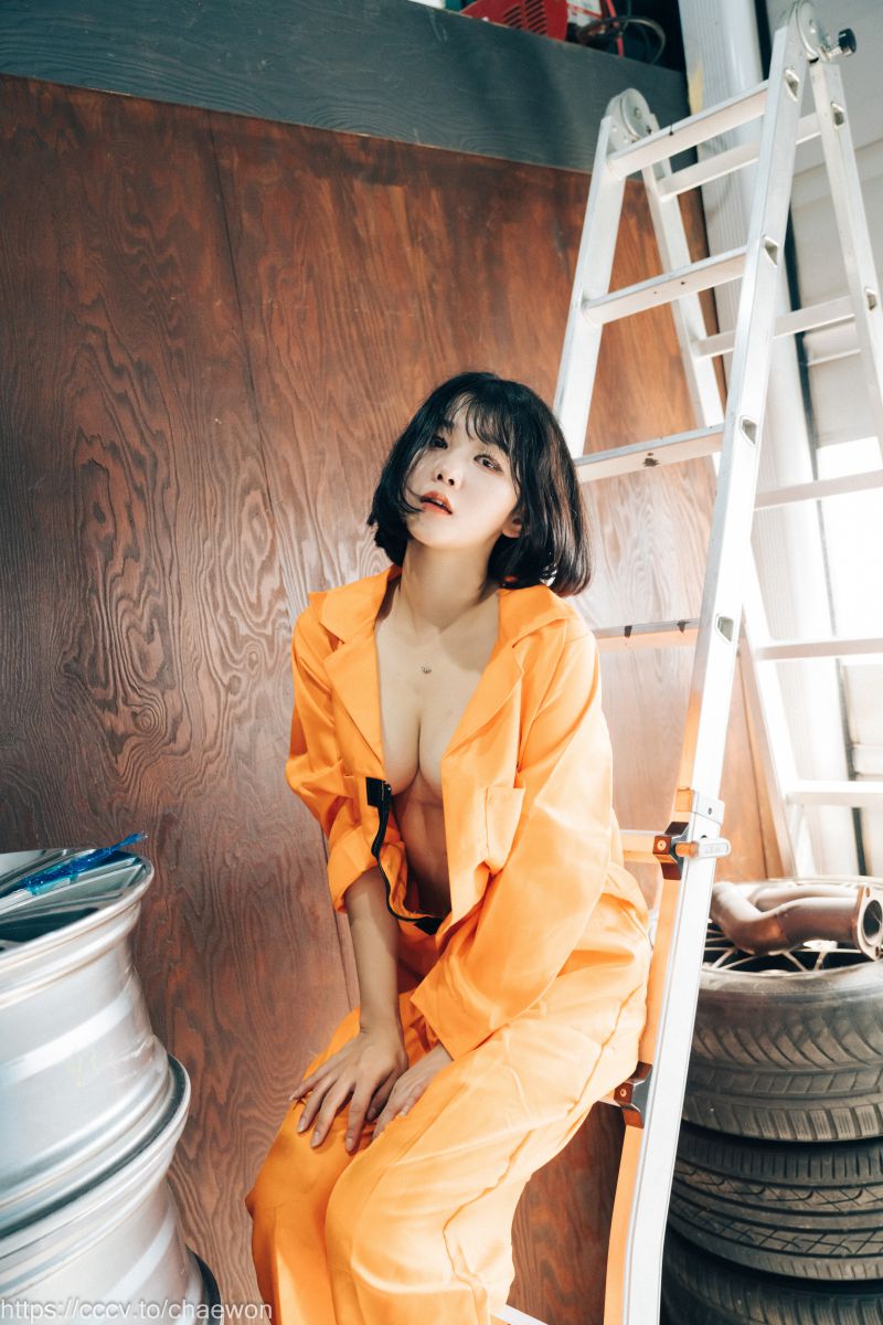 Loozy NO.137  Zia (지아) - Garage Girl[129P-3V-3G]插图