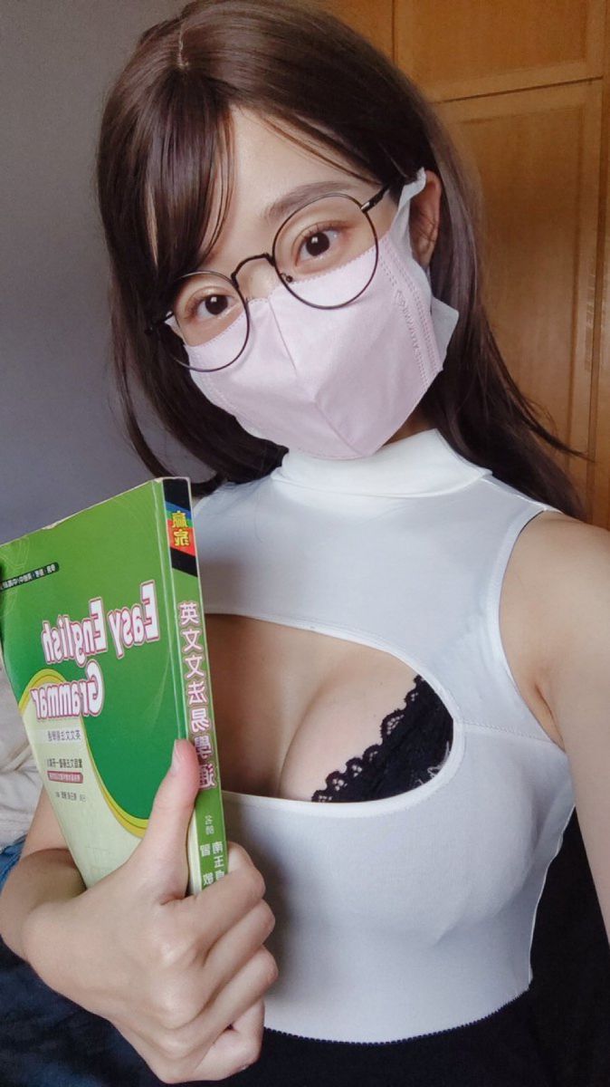 台湾博主 Ellie ( ssrpeach) 健身教练肉腿肥臀【332P200V】插图1