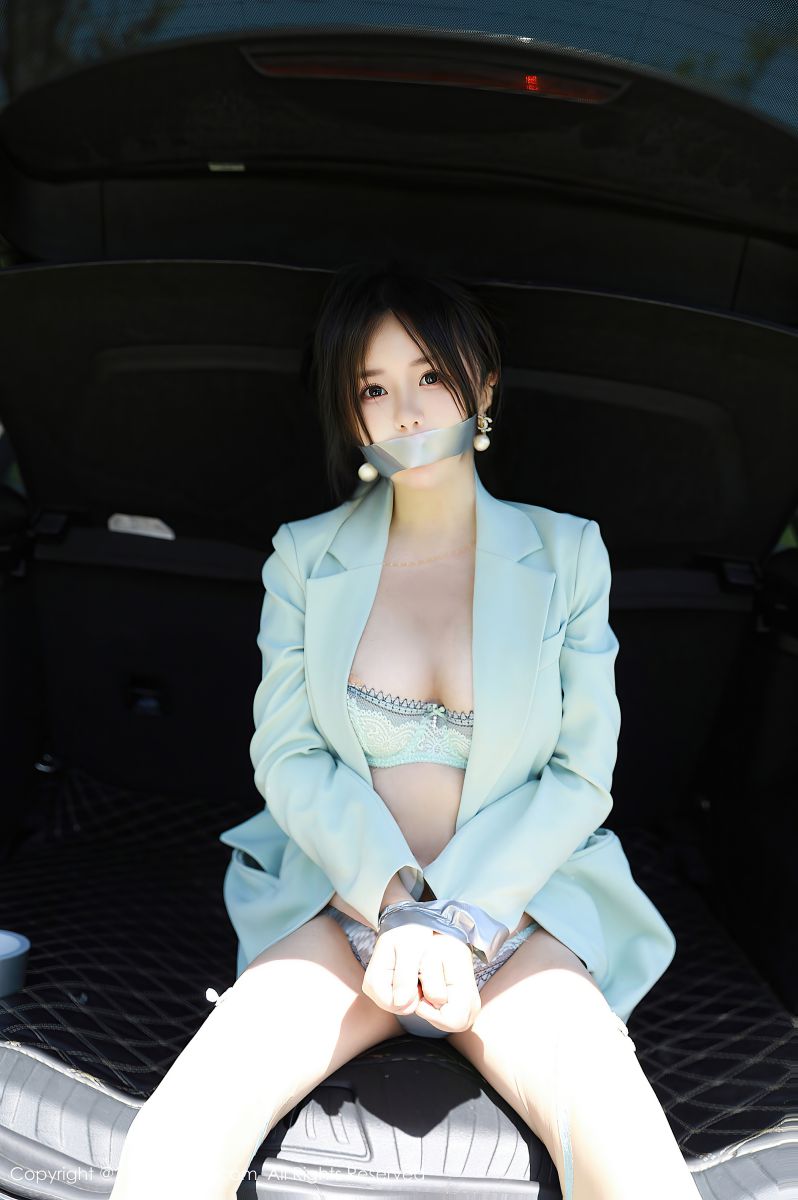 [XIUREN秀人网] 2024.05.24 NO.8601 小薯条nienie 性感浅绿色内衣插图1