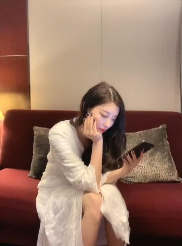 秀人网女神 杨晨晨 7分半剧情视频 约附近人【1V】插图