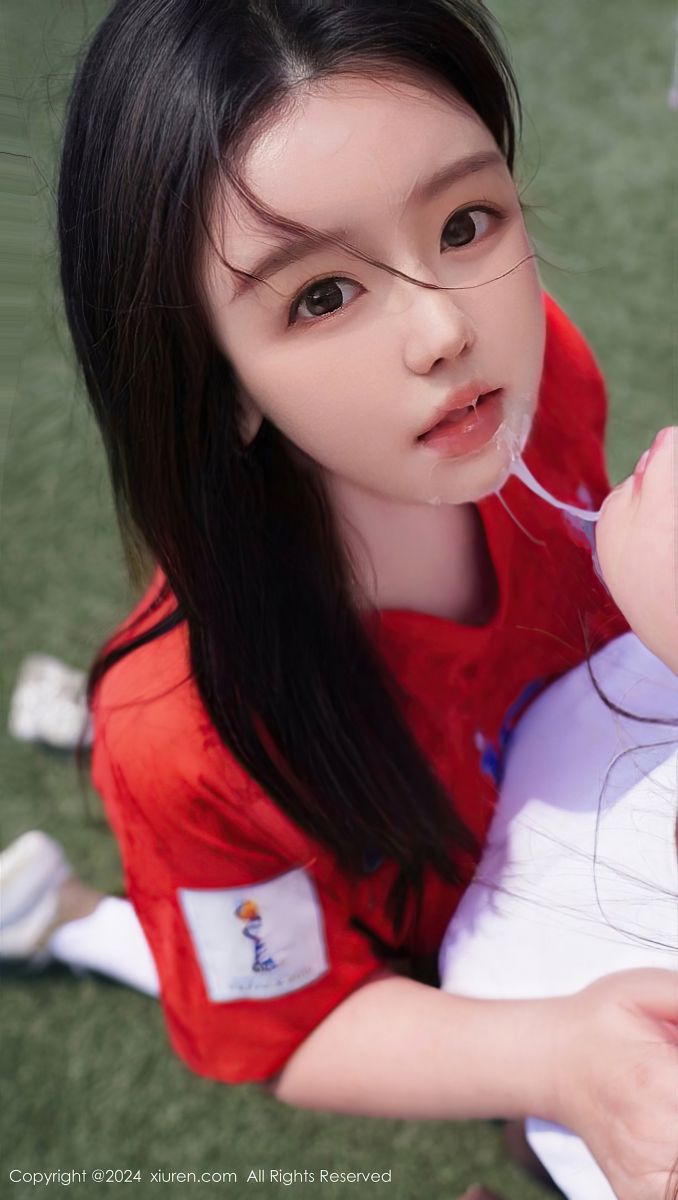 [XIUREN秀人网] 2024.06.20 NO.8733 小薯条nienie 性感红色足球服饰插图1
