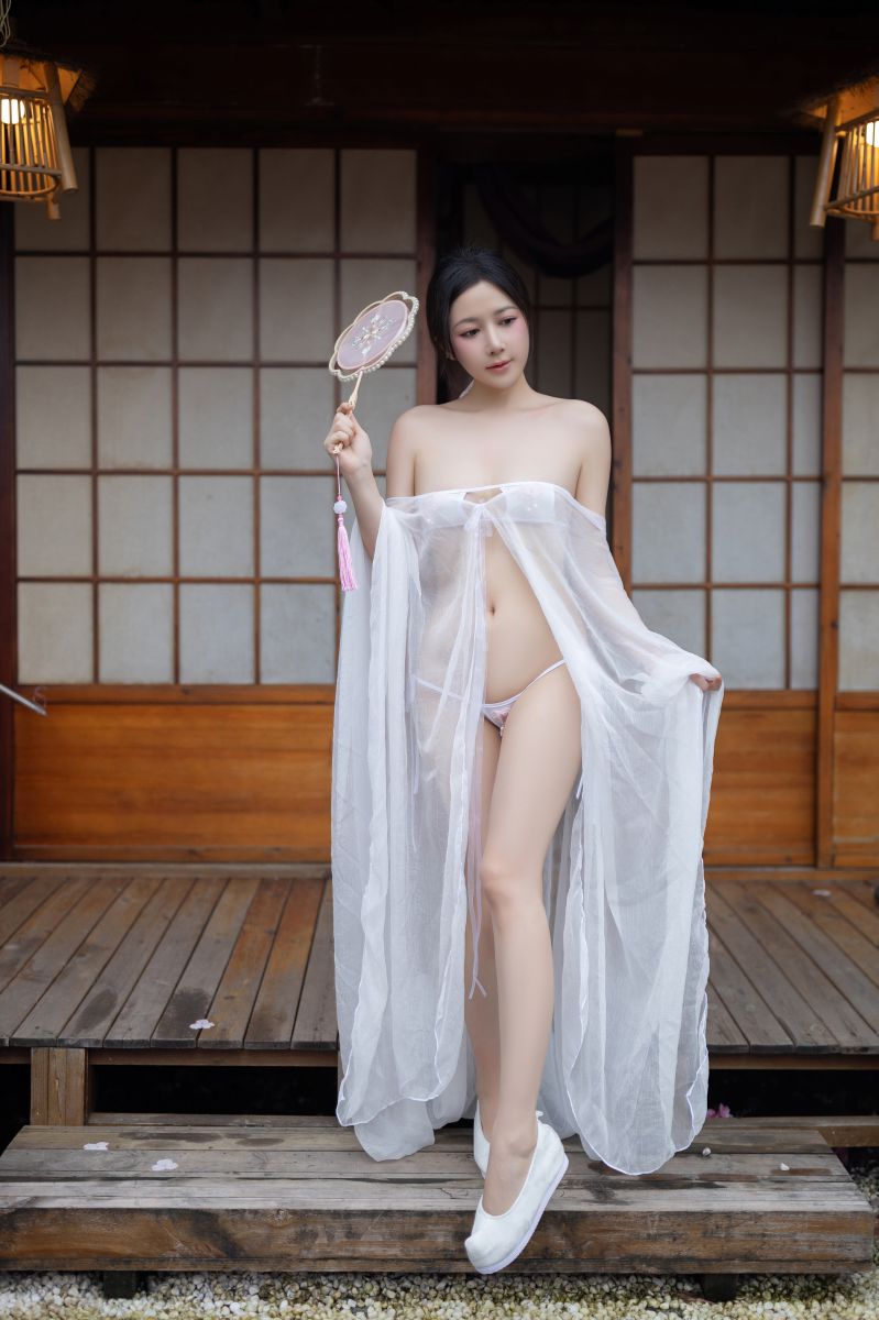 秀人名模鱼子酱Fish《花想容》写真插图1