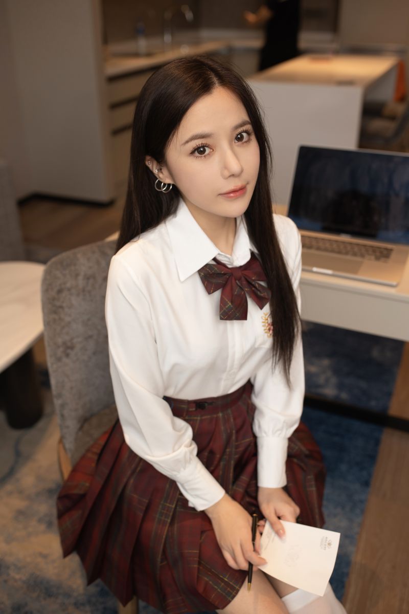 秀人网女神鱼子酱Fish 内部私购 学生【66P】插图