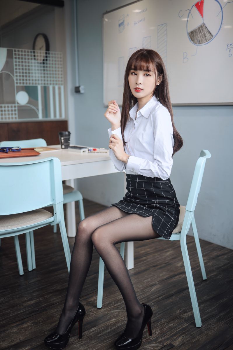 泥泥汝 - NO.006 OL女郎A [31P-155MB]插图