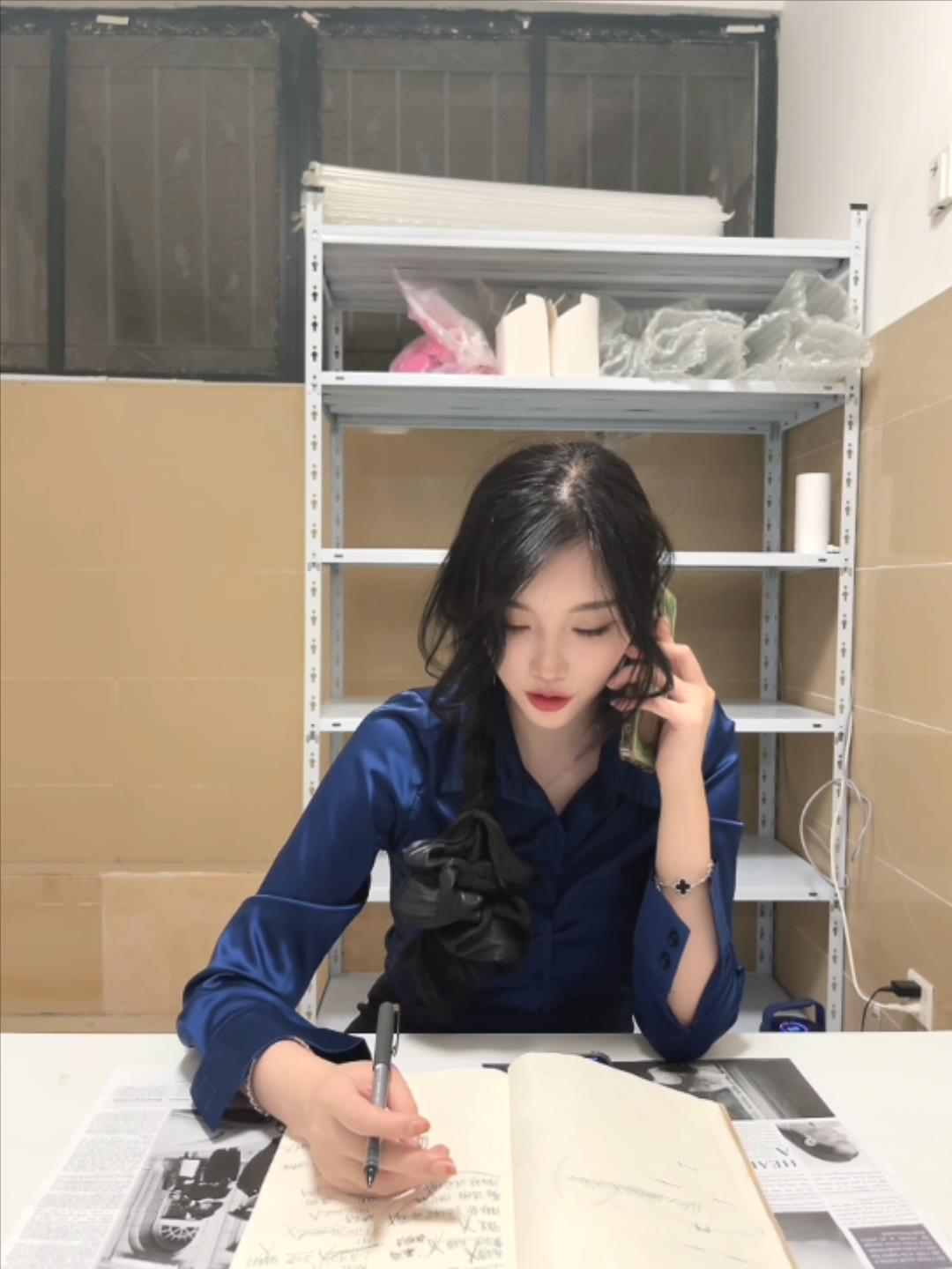 秀人网女神 杨晨晨 15分钟剧情视频 粗暴家长虐杨老师【1V】插图