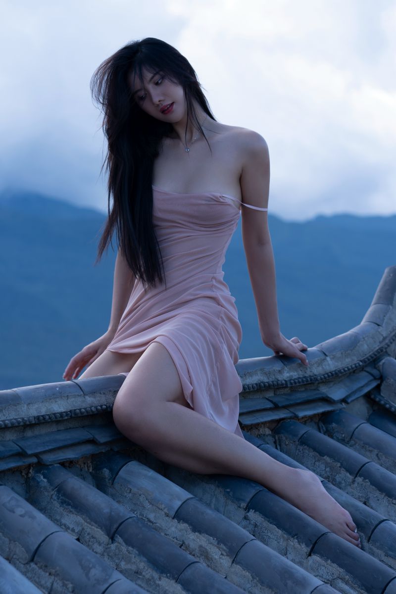 美女模特就是阿朱啊 – 天台屋顶摄影性感酥乳窈窕身材4K原版插图1