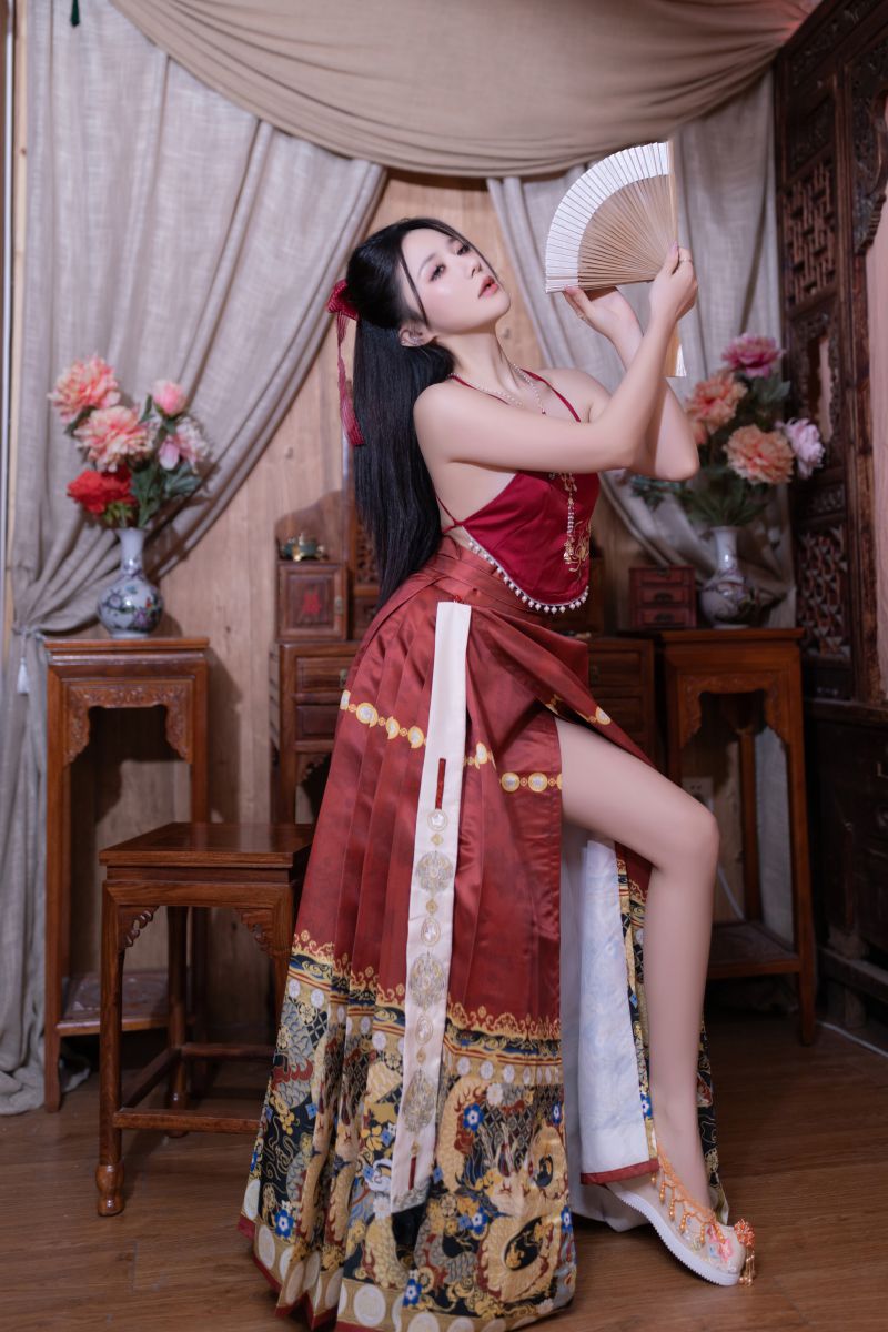 秀人网女神鱼子酱Fish 内部私购 新年【120P】插图