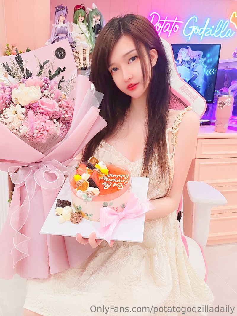 Potato Godzilla – NO.152 Birthday (Onlyfans Nude Jul 2024)[10P-4.5M]插图