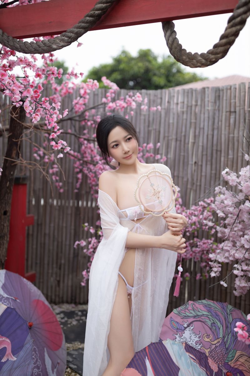 秀人网女神鱼子酱Fish 内部私购 花想容【120P】插图