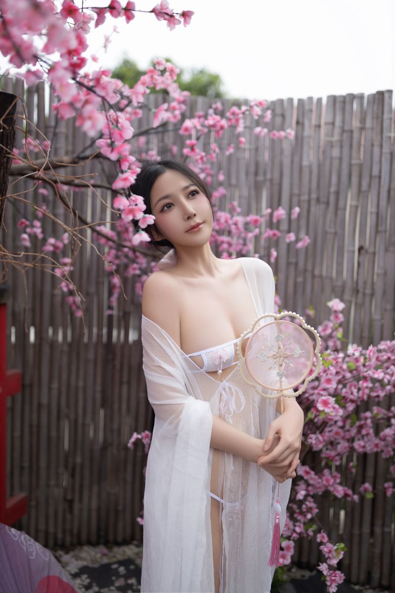 秀人网女神鱼子酱Fish 内部私购 花想容【120P】插图1