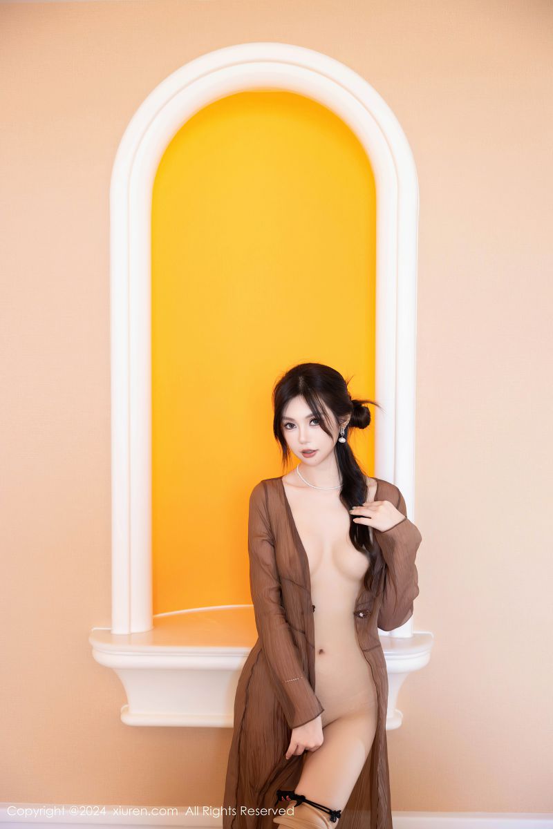 [XIUREN秀人网] 2024.09.14 NO.9161 绮里嘉ula 性感带图案短裙插图1