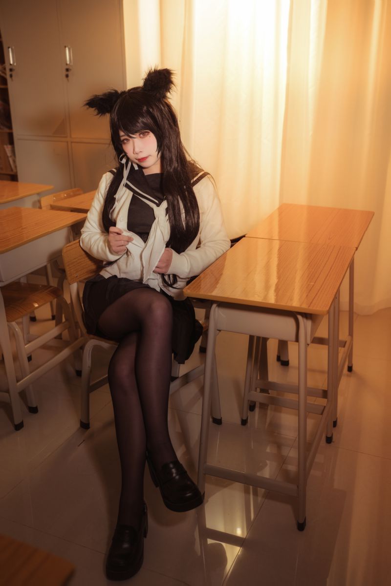 贞子蜜桃 - NO.013 碧蓝航线 爱宕高雄制服 [35P-354MB]插图1