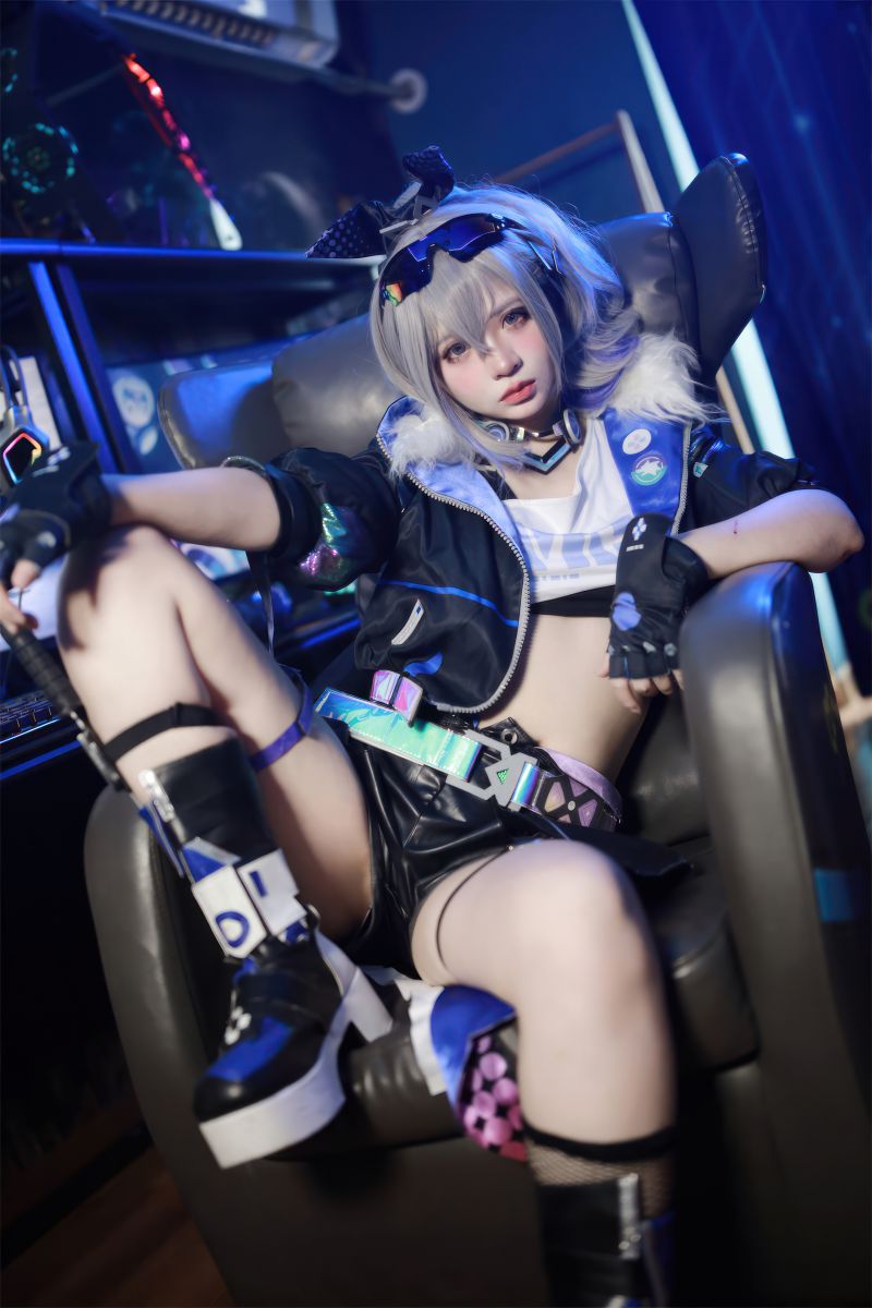 疯猫ss – NO.189 银狼[37P-311MB]插图