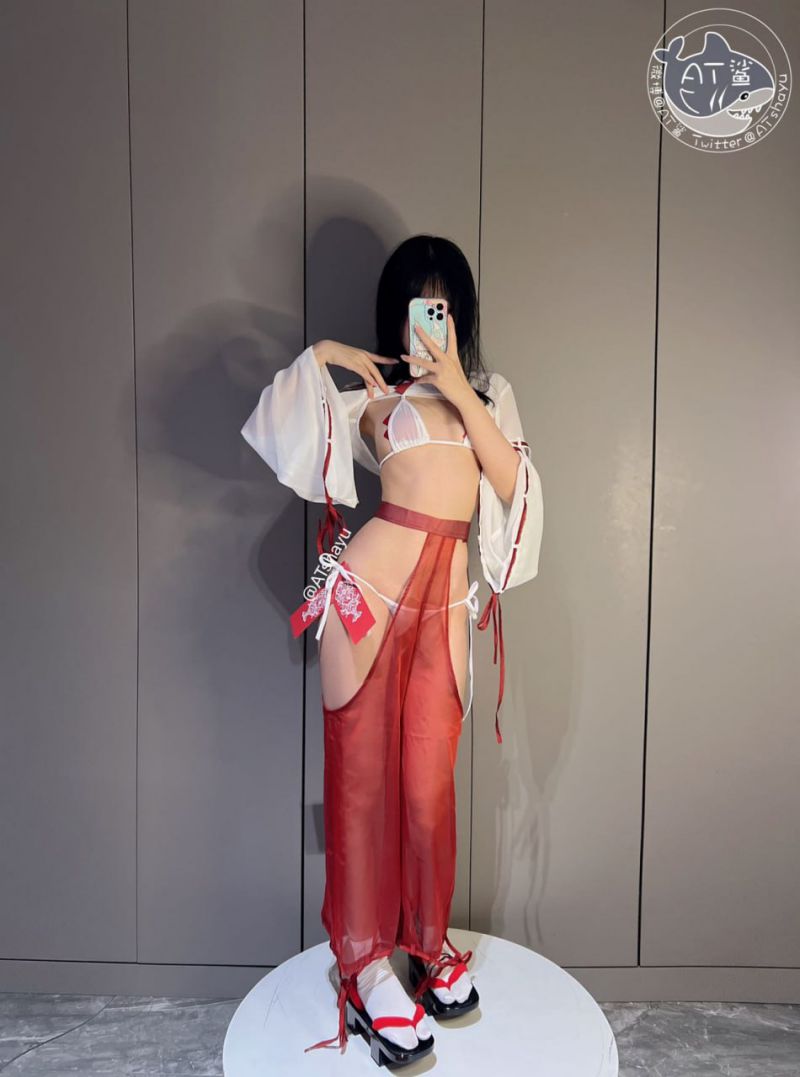 AT鲨 – NO.050 反差巫女[30P-1V-17.3M]插图