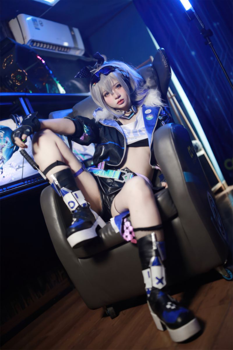 疯猫ss – NO.189 银狼[37P-311MB]插图1