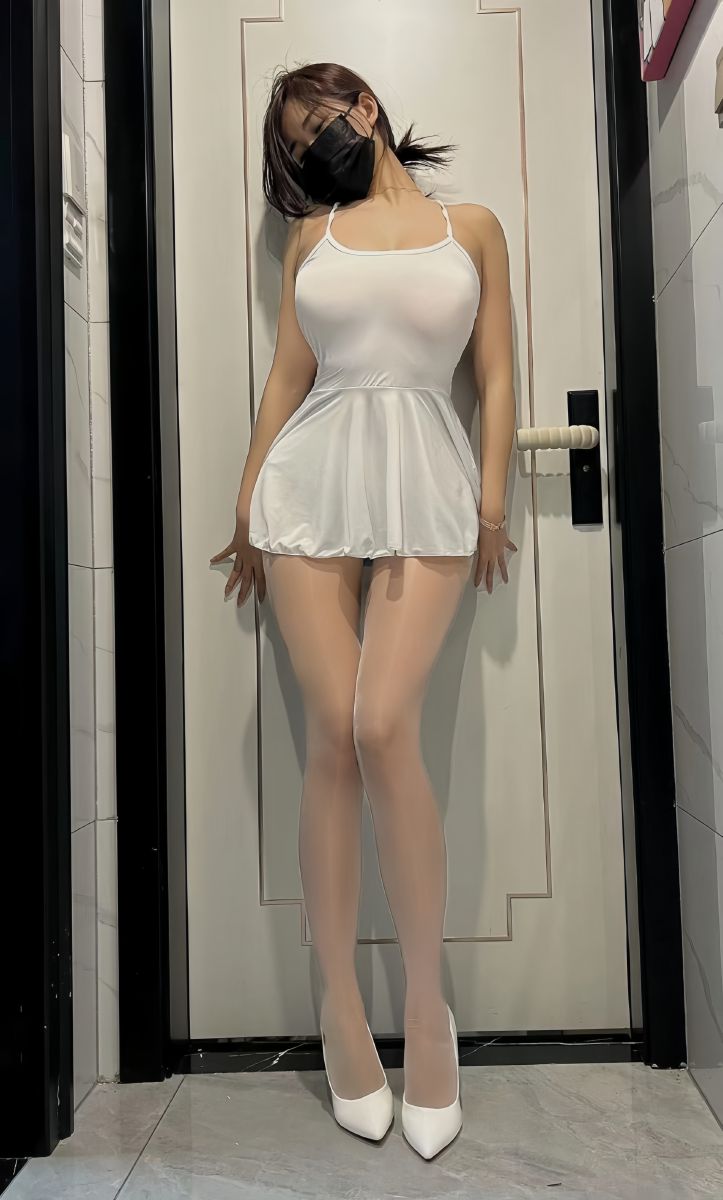 【微密圈】小酒伏特加-开档油丝[23P-68MB]插图1