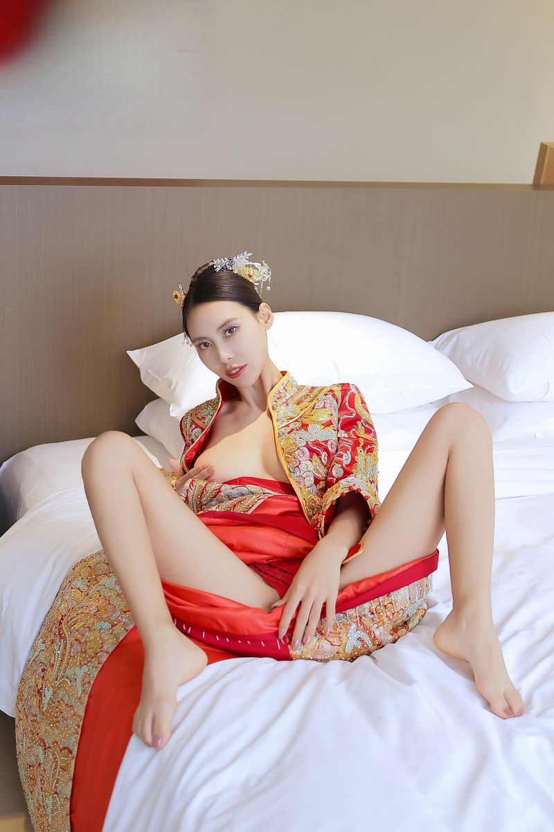 秀人网 lingyu69 内购助力图秀禾服【89P】插图1