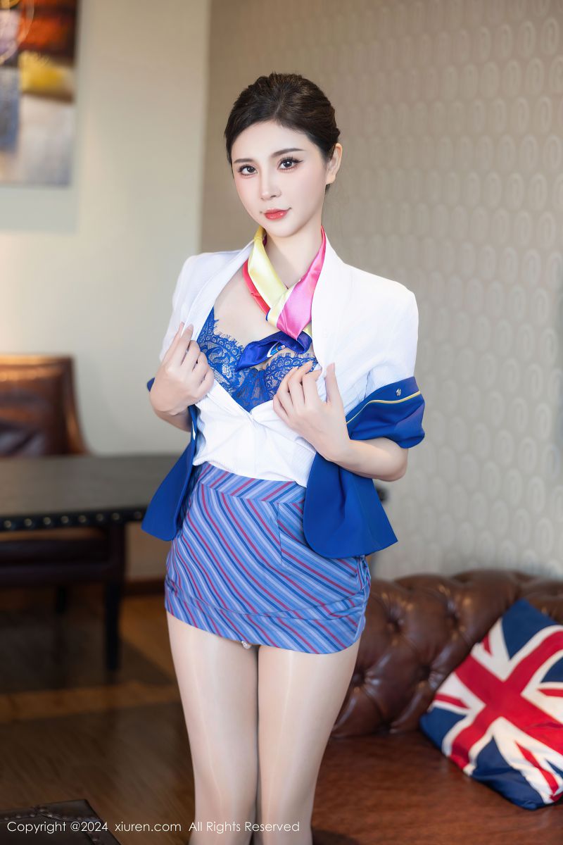 [XIUREN秀人网] 2024.12.17 NO.9612 小蛮妖Yummy 性感空姐制服插图1