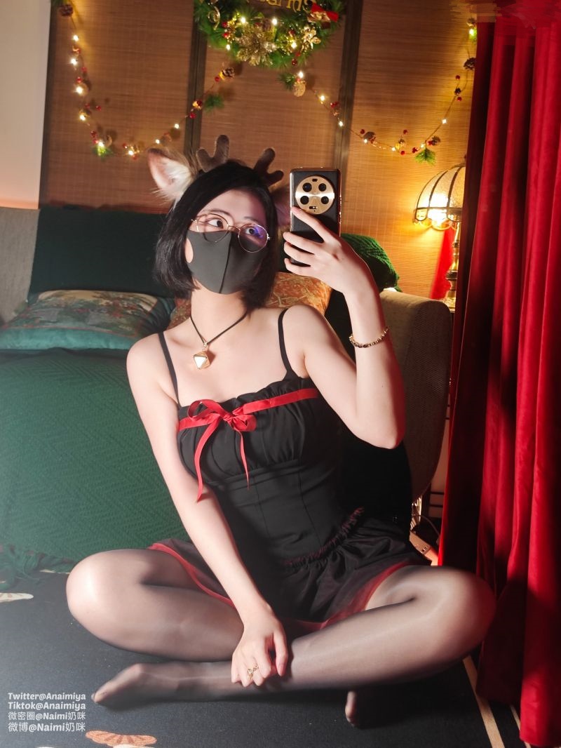 奶咪 Onlyfans 2023圣诞特辑【40P8V】插图