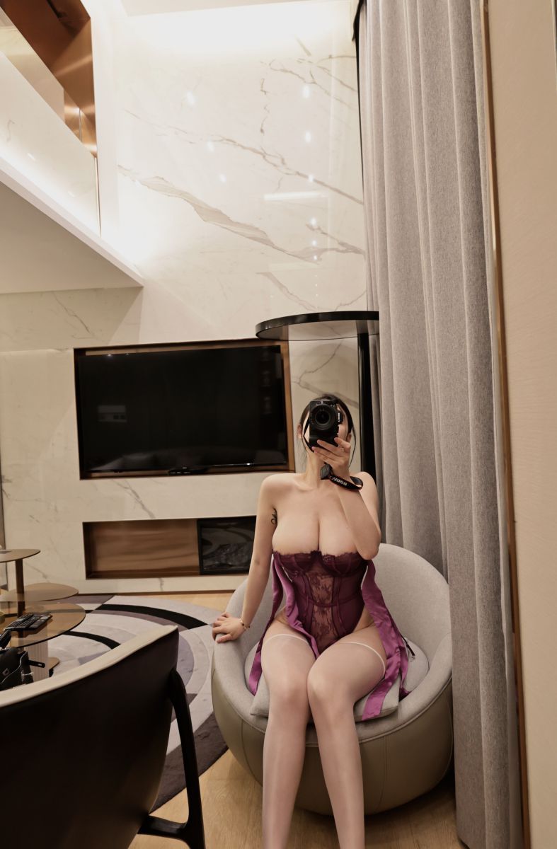 【微密圈】左公子666-紫色[8P5V-518MB]插图1