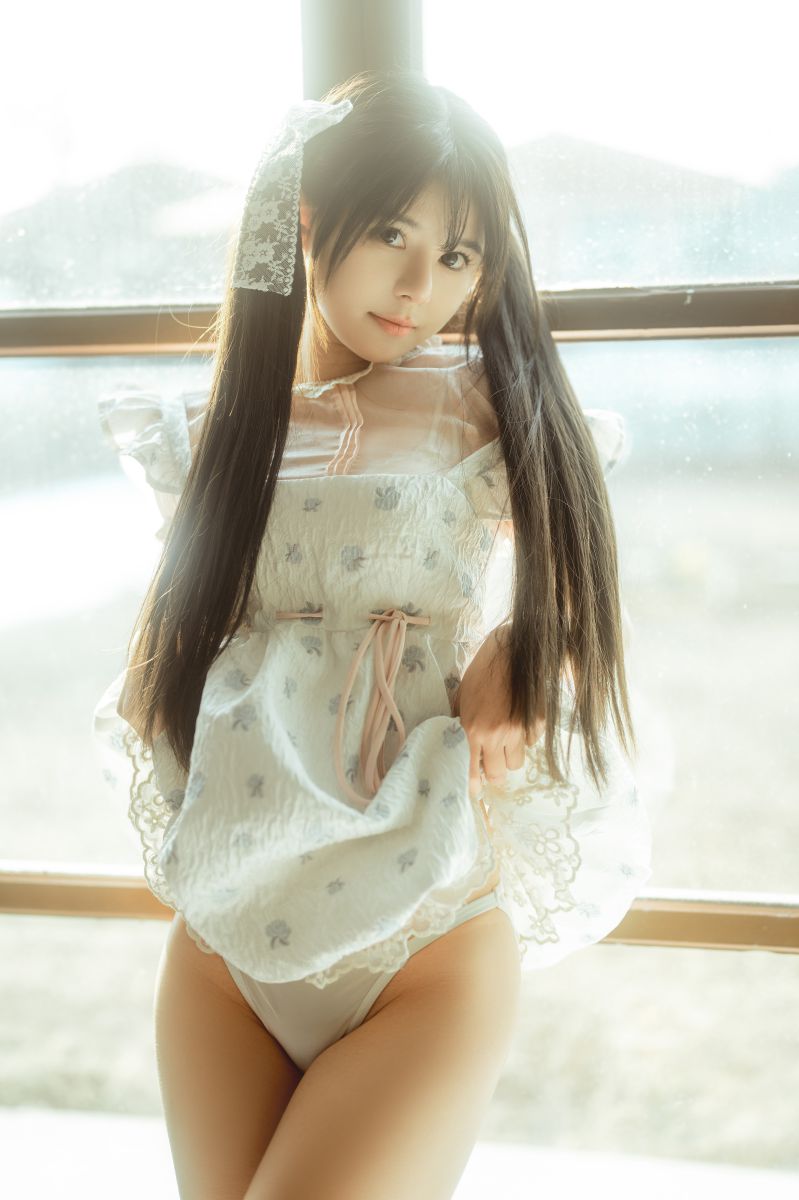rua阮阮 – NO.007 花房 小裙子[54P-661M]插图