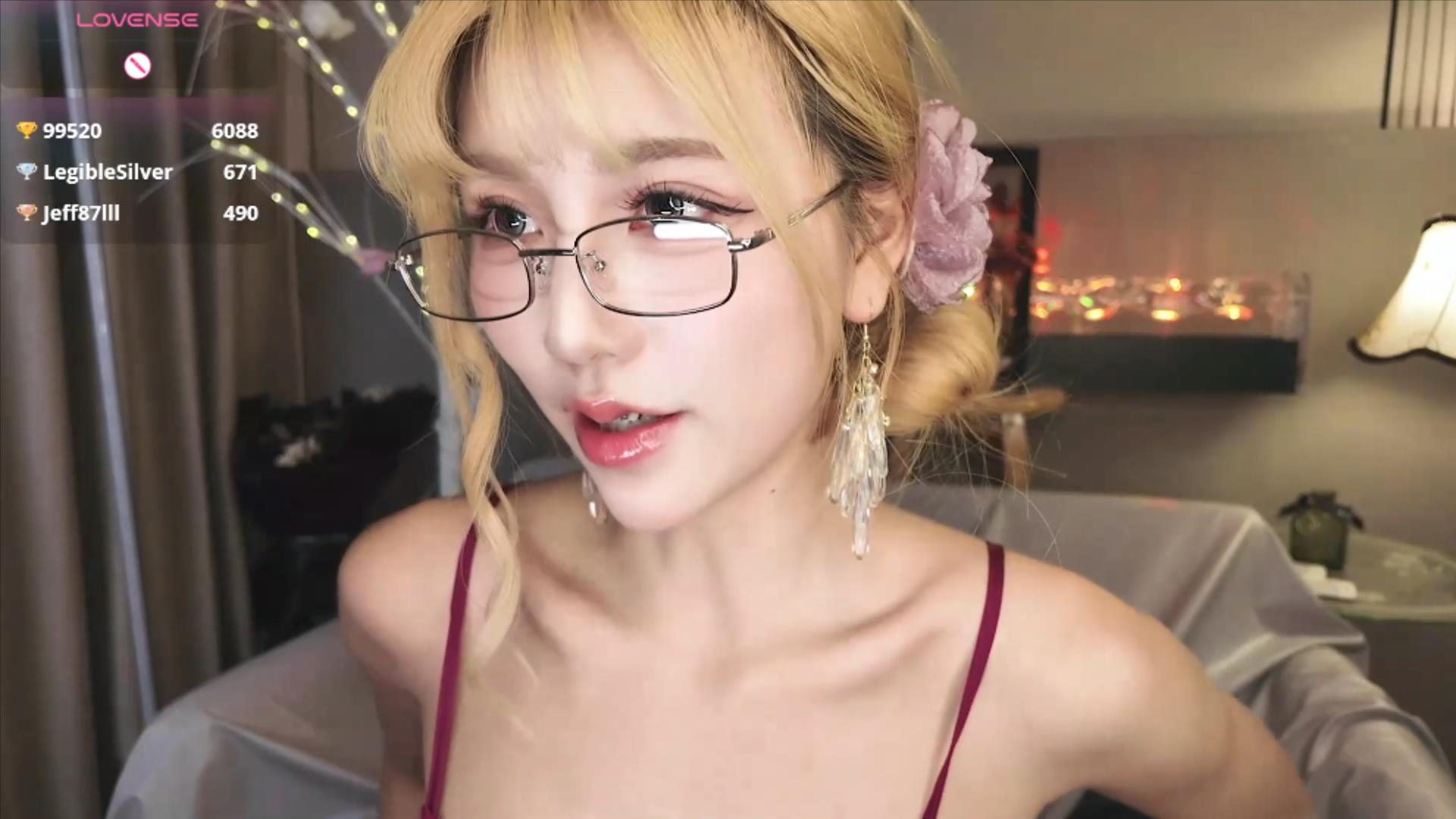 Stripchat女神 Kiki 25年4月29日至5月5日【44V】插图1