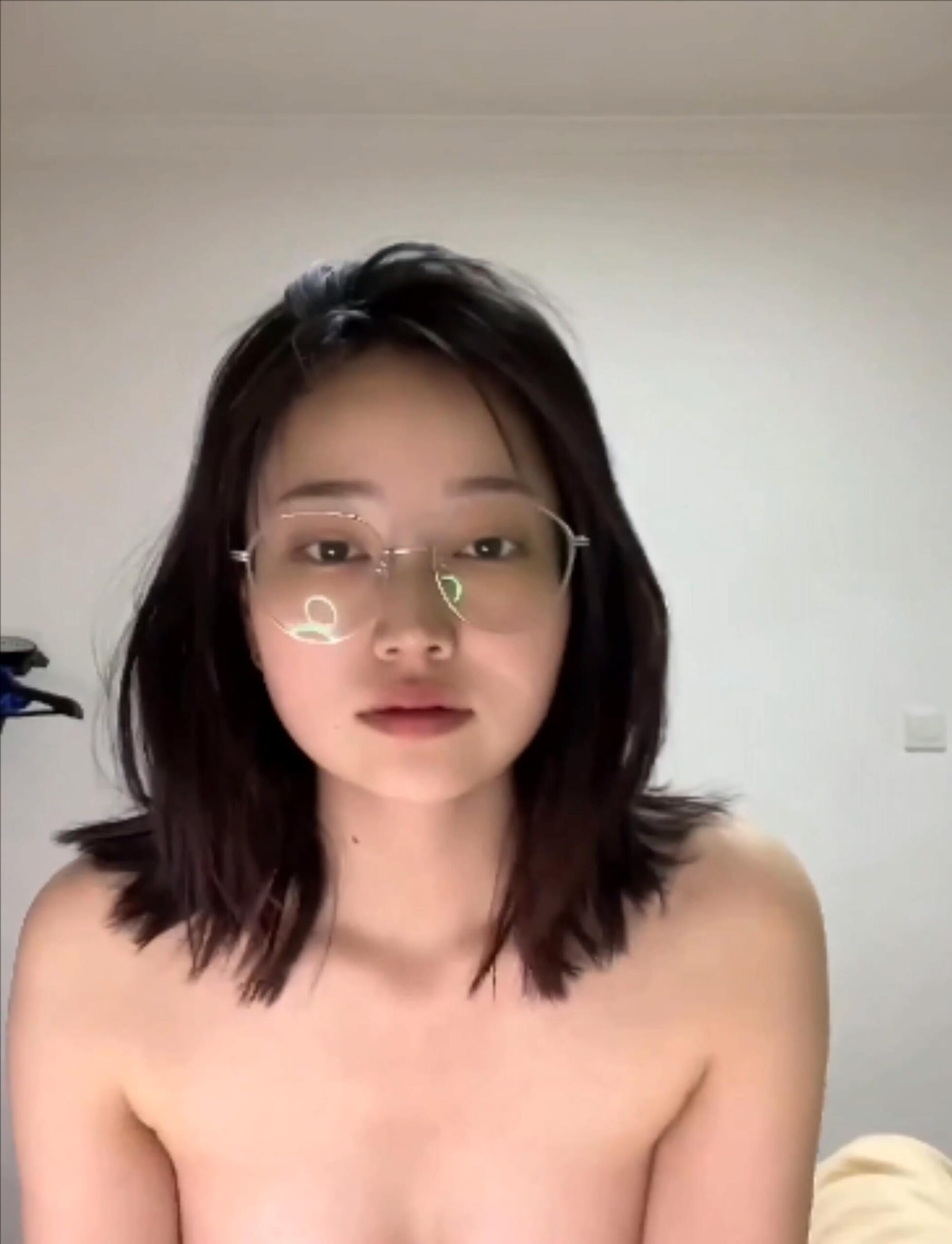 年年nnian – NO.126 模特面试 罕见出镜[1V-36.9M]插图